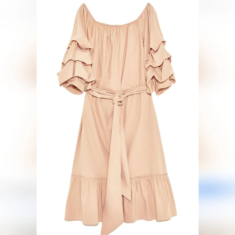 zara off shoulder poplin dress ZARA FLORAL POPLIN DRESS 4740/- Sizes:XS-XXL Model height: 169 cm